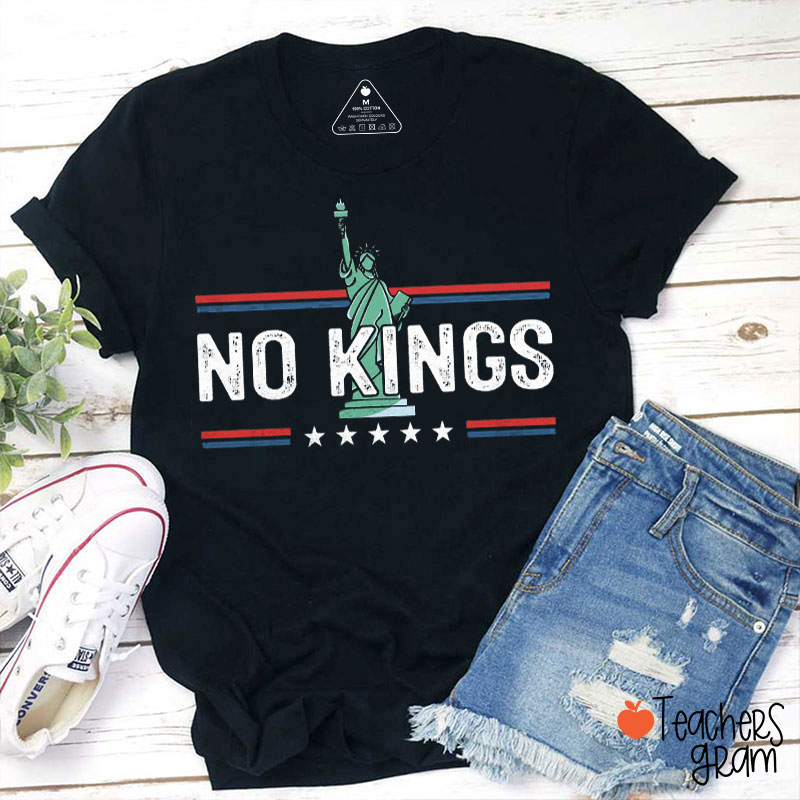 Retro Style Statue Of Liberty No King Teacher T-Shirt