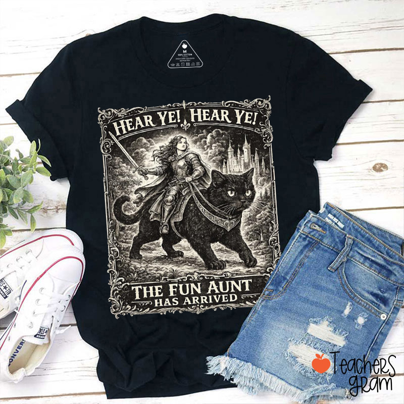 Hear Ye The Fun Aunt Has Arrived Medieval Black Cat Vintage T-Shirt