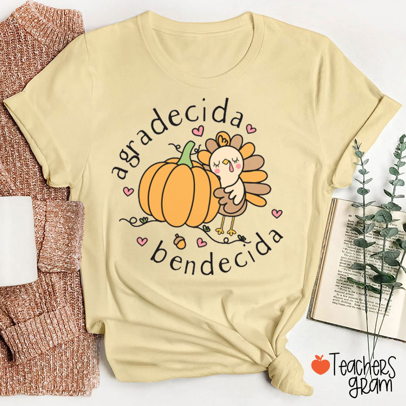 Agradecido Bendecida Spanish Teacher T-Shirt