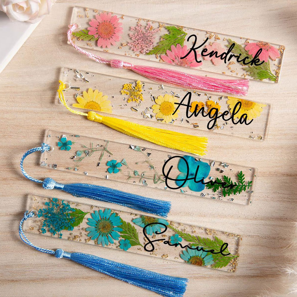 Personalized Pressed Daisy Teacher Bookmark