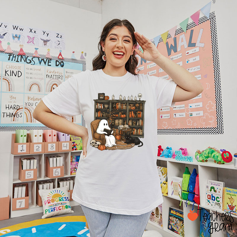 Ghost Reading Books Halloween Teacher T-Shirt