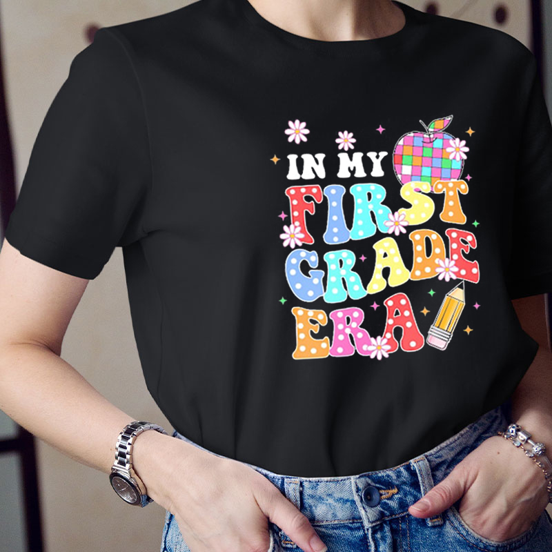 Personalized Grade Colorful Checkered Apple Teacher T-Shirt