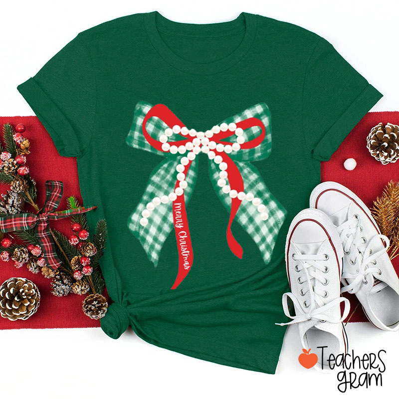 Christmas Bow in Green and Red Teacher T-Shirt