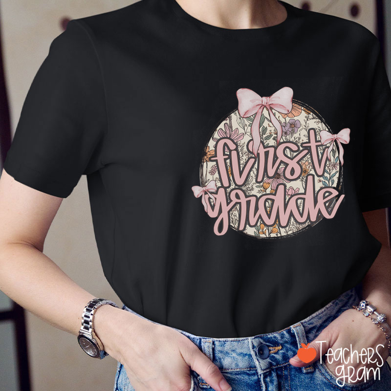 Personalized Text Circle Flowers Bow Teacher T-Shirt