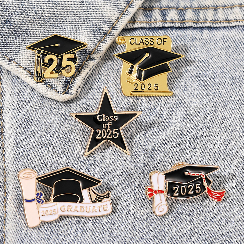 Graduation Season Bachelor Hat Teacher Pin