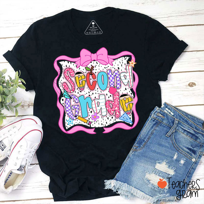 Personalized Spotted Background Pink Bow And School Supplies Teacher T-Shirt