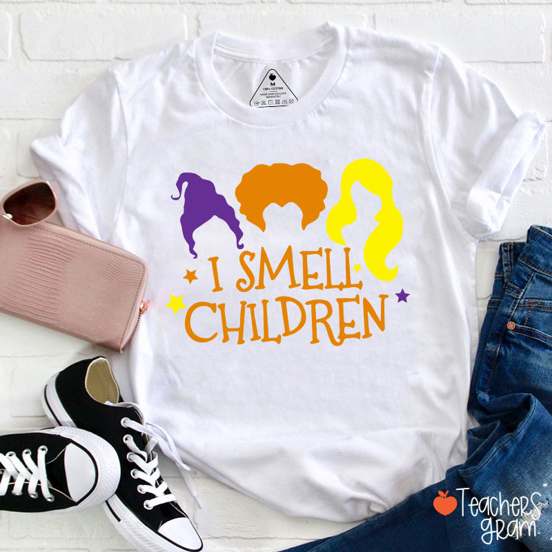 Spooky Witches I Smell Children Teacher T-Shirt