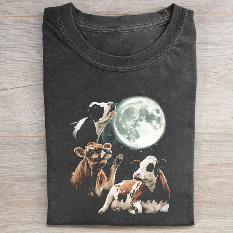 Cow Howling at Moon Vintage 90s Graphic T-shirt