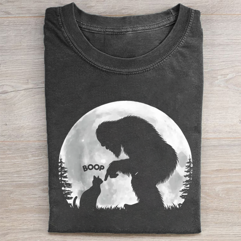 Fun Hand Boop Nose Bigfoot Sasquatch Cat Full Moon Bigfoot T-shirt