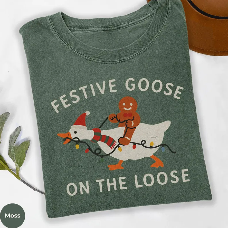 Festive Goose On The Loose Funny Christmas T-shirt
