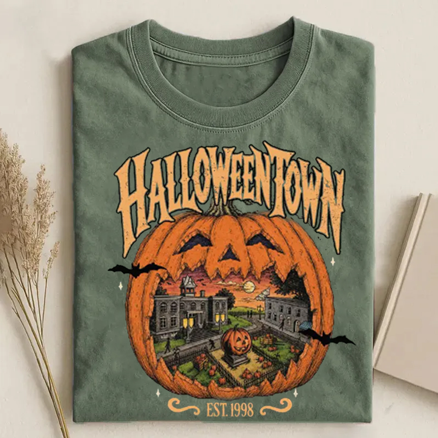 Vintage Spooky Pumpkin Town Graphic .T-shirt
