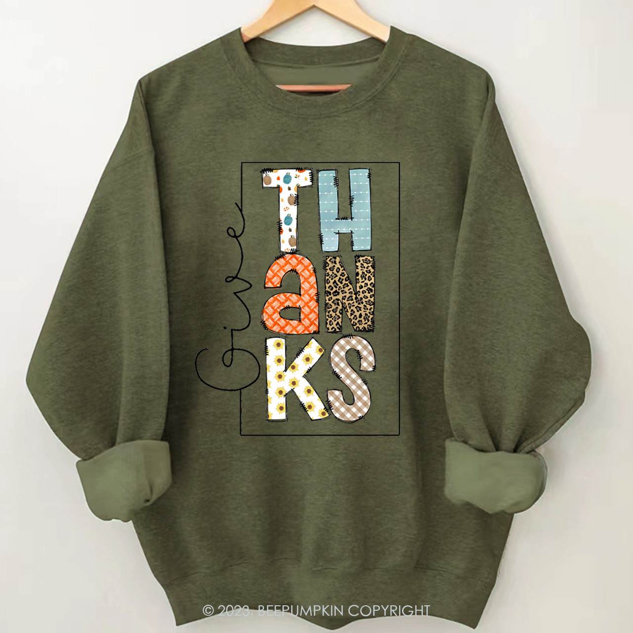 In Everything Give Thank Sweatshirt Beepumpkin