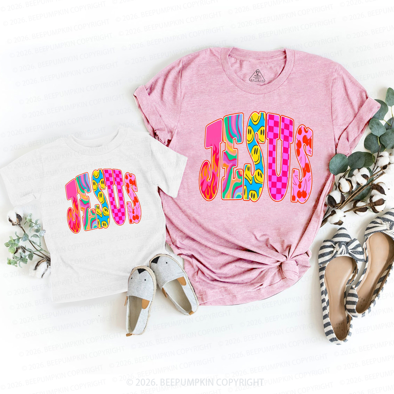 Jesus Loves Me Retro Colorful Mom&Me Matching T-Shirts