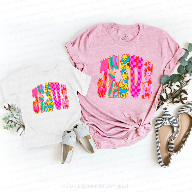 Jesus Loves Me Retro Colorful Mom&Me Matching T-Shirts