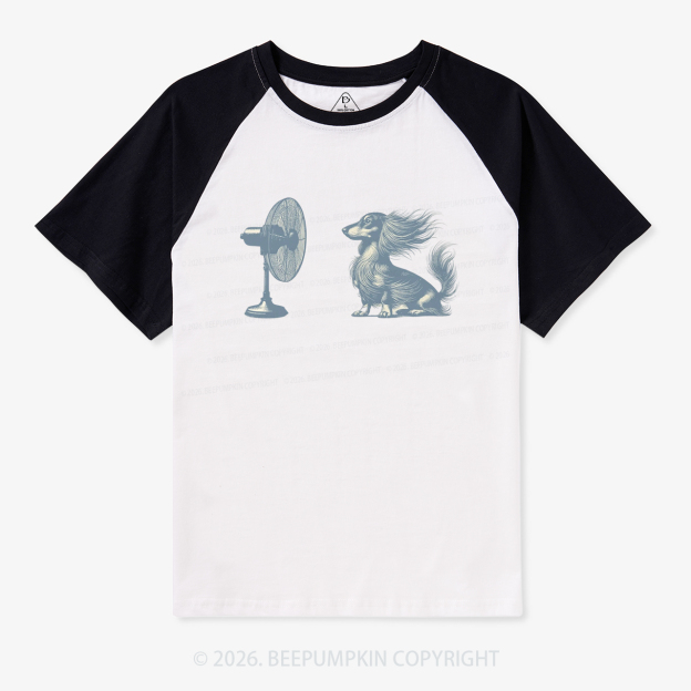 Dachshund Dog with Fan Vintage Raglan T-shirt