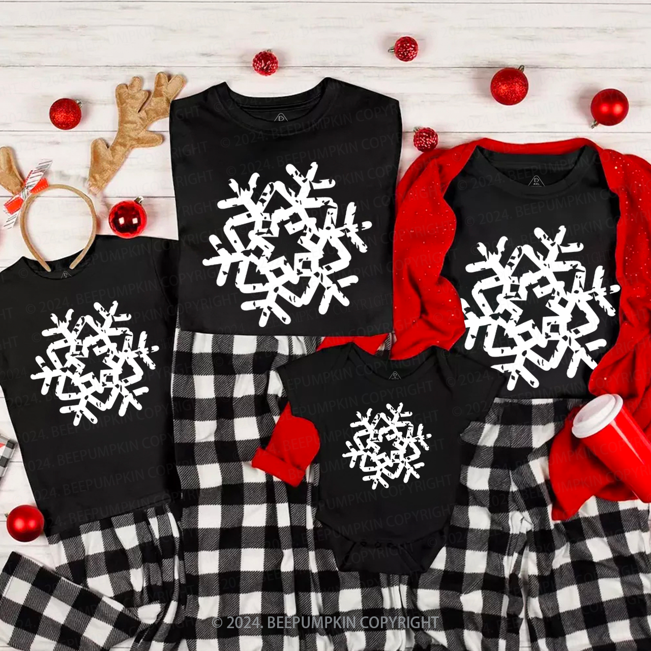 Snowflake Christmas Family Matching T-Shirts Beepumpkin