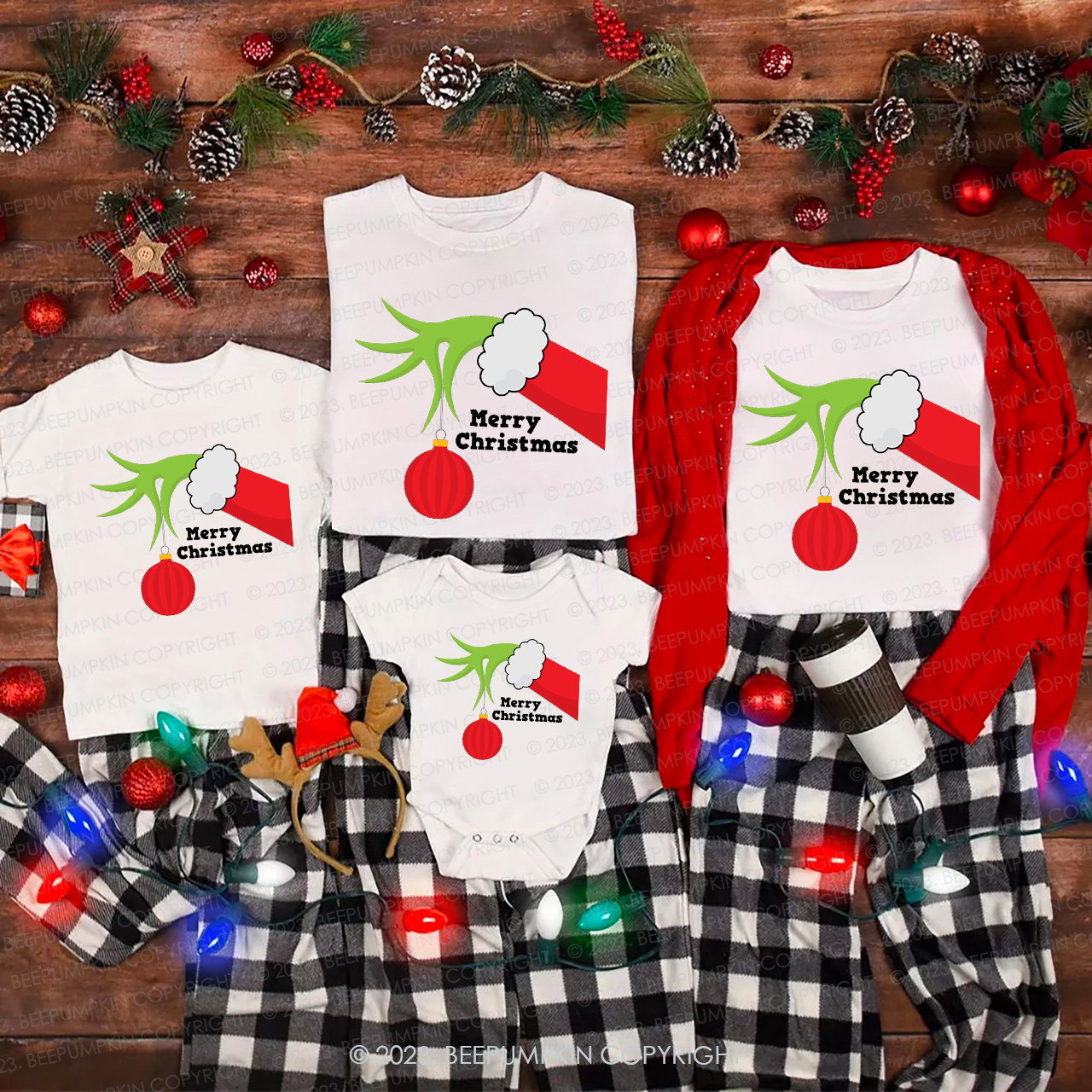 Merry Christmas Classic Matching Family T-Shirt Beepumpkin