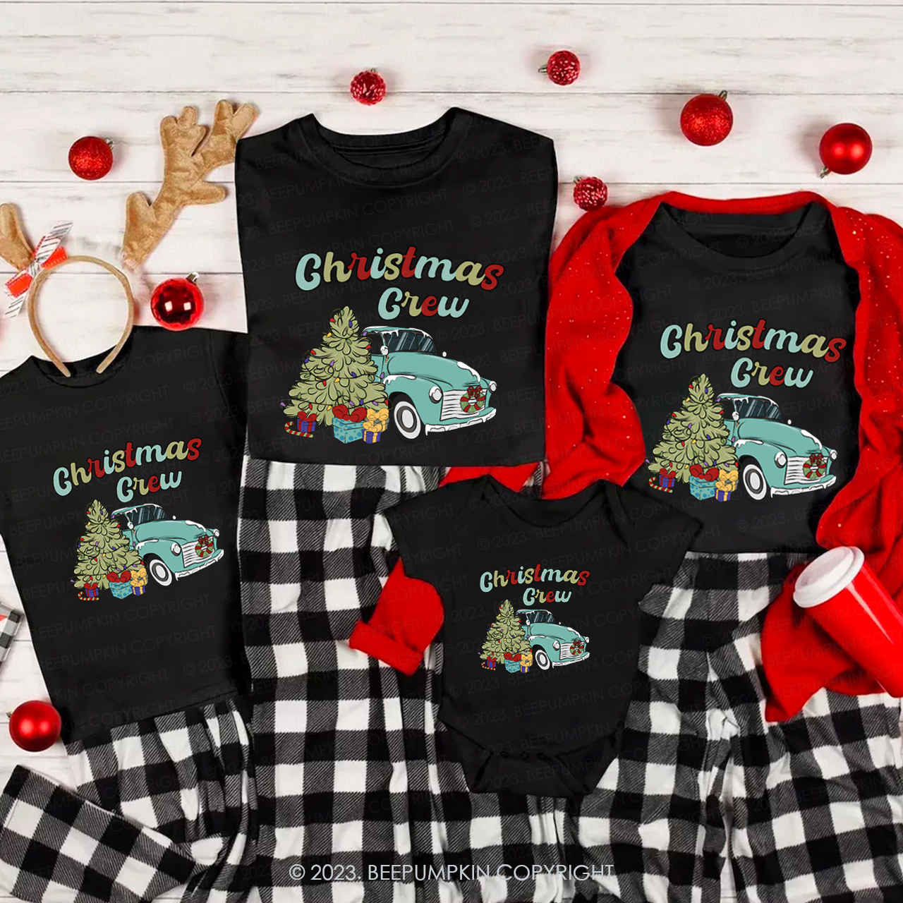 Retro Christmas Crew 2023 Family Group Matching Tees Beepumpkin