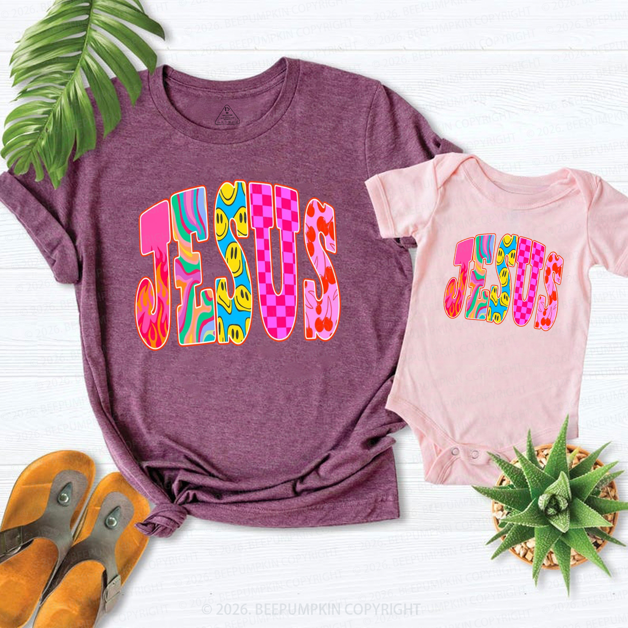 Jesus Loves Me Retro Colorful Mom&Me Matching T-Shirts