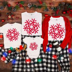 Image of Snowflake Christmas Family Matching T-Shirts Beepumpkin