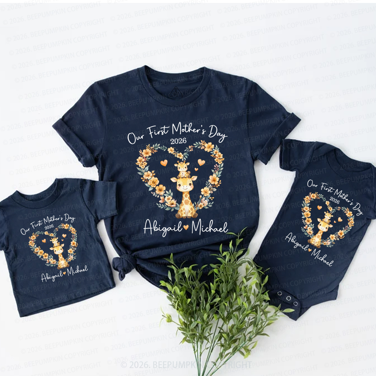 Personalized Cute Giraffe Heart Wreath Mom&Me Matching T-Shirts