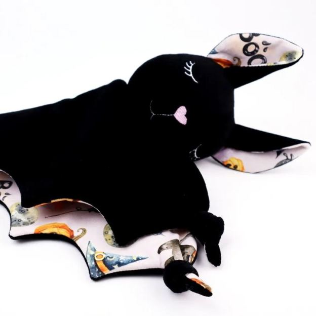 Pre-sale,will be stock in August 25th-Personalized Halloween Baby Bat Security Blanket