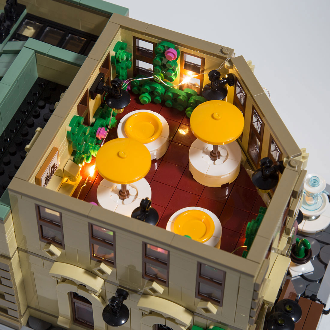 Mocsage  MOC-160521 Restaurants in Paris with Lights Modular Small Building Blocks Set (3104PCS)