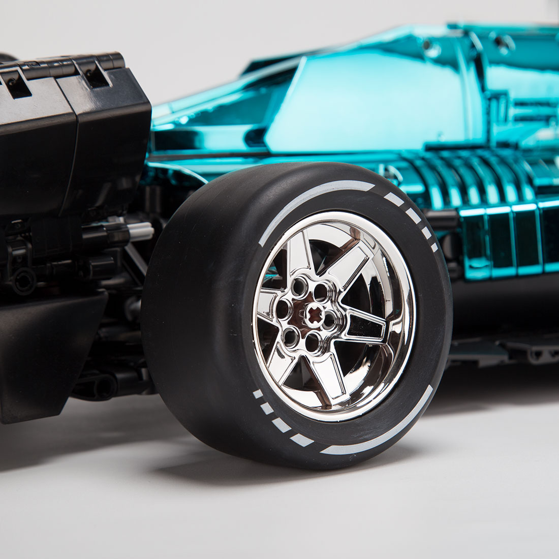 1/8 Scale AMR23 Sports Car Tech Assembly Toy Building Blocks Set (2824PCS)