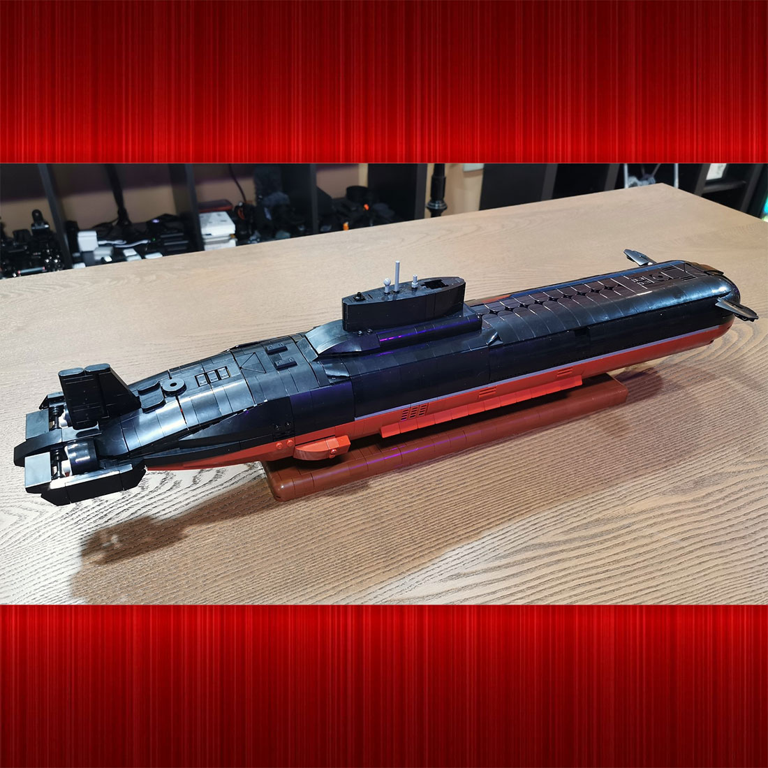 MOC-193085 1/260 Scale Typhoon-Class Nuclear Submarine Building Blocks Set (2886PCS)