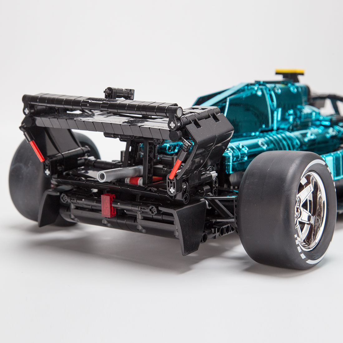 1/8 Scale AMR23 Sports Car Tech Assembly Toy Building Blocks Set (2824PCS)