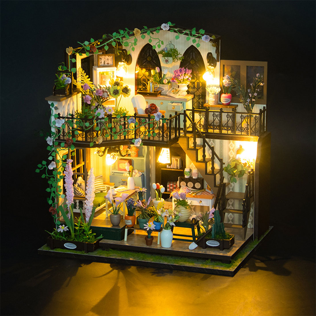 1:24 Double-Decker Darcy Flower House Miniature Architectural Model Kit