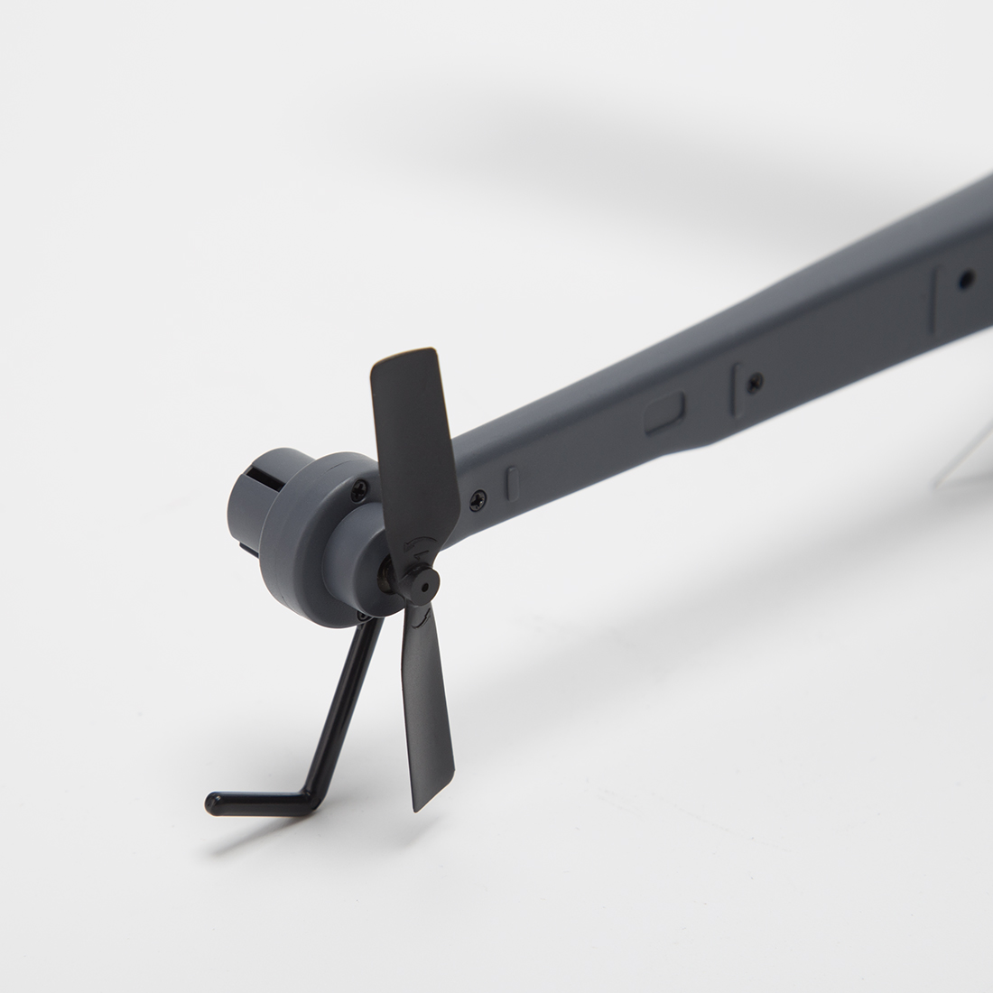 2.4G RC 4CH Black Hornet Aerial Vehicle Reconnaissance Military Aircraft Helicopter Model (RTF)