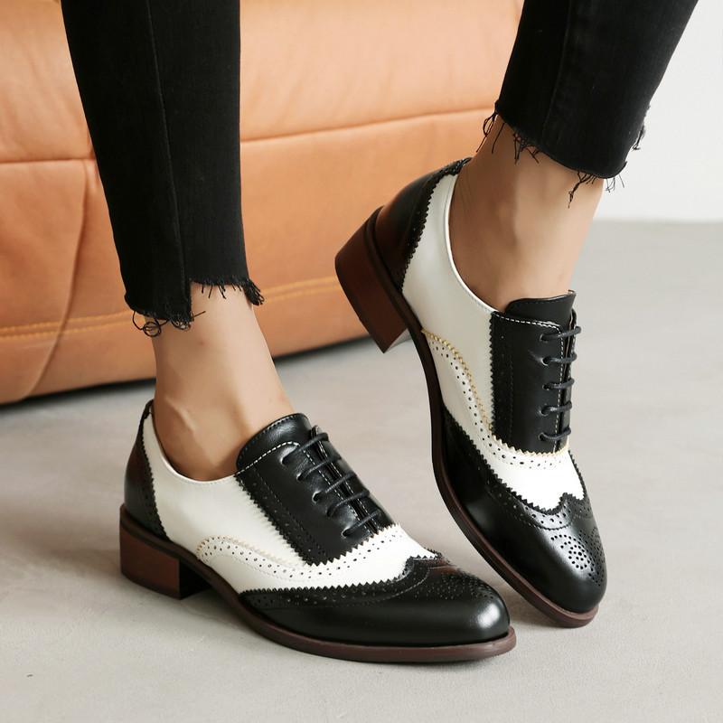 Black and White Patchwork Vintage British Style Leather Lace-up Oxford Shoes