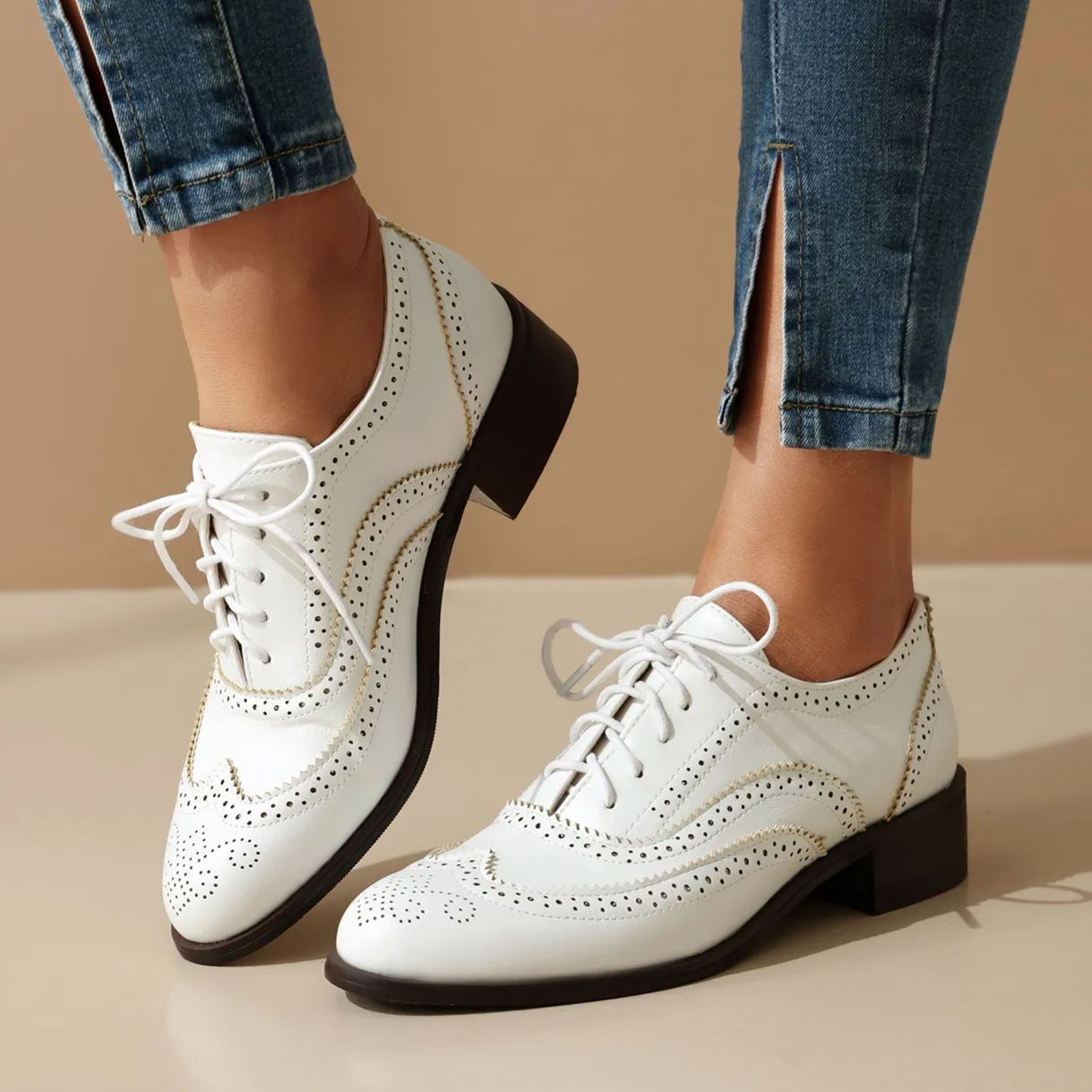 White Vintage British Style Leather Lace-up Oxford Shoes