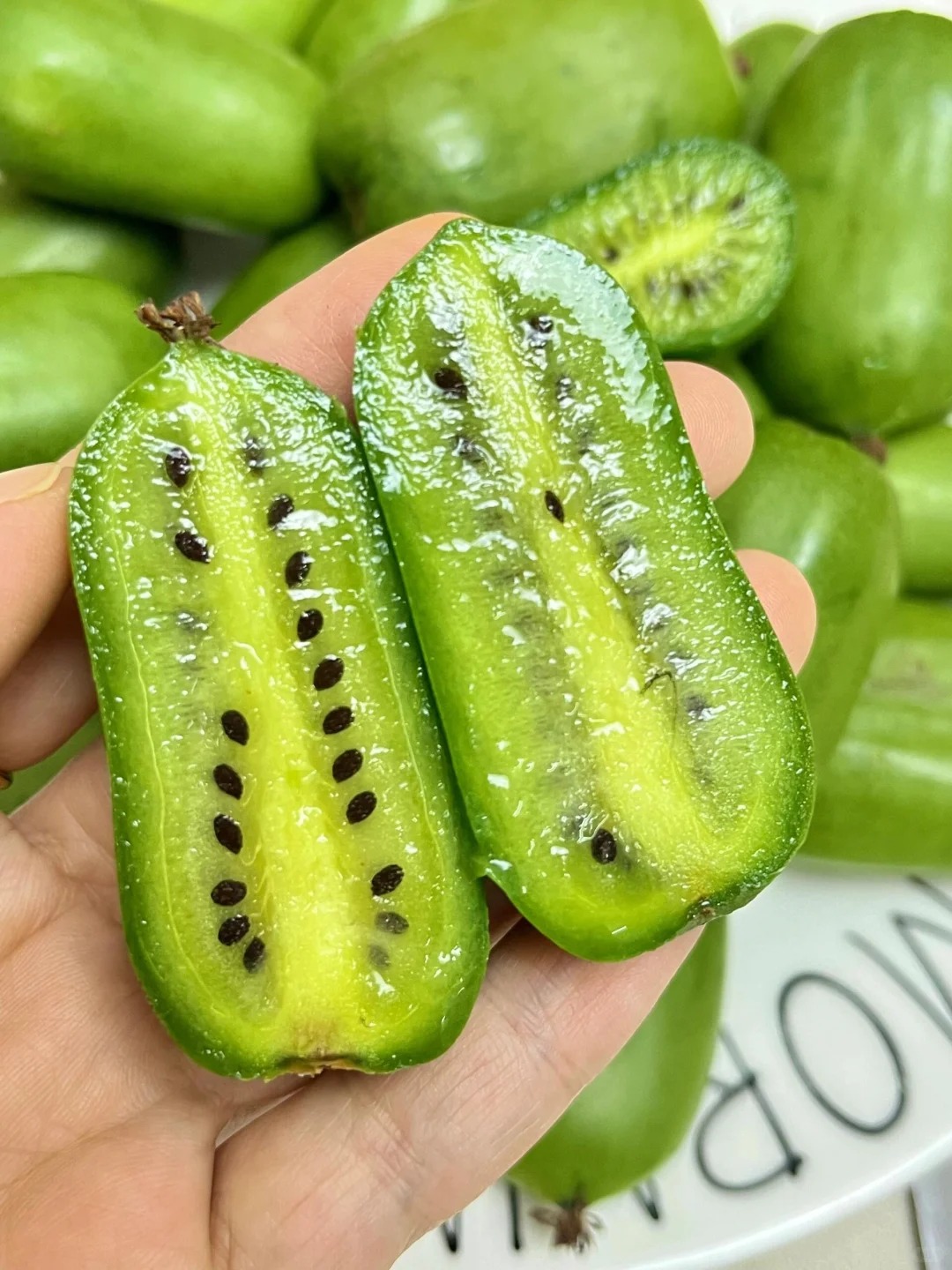 Kiwi berry| Bite-Sized, Juicy, and Fragrant
