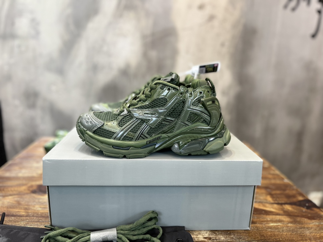 BALENCIAGA RUNNER 