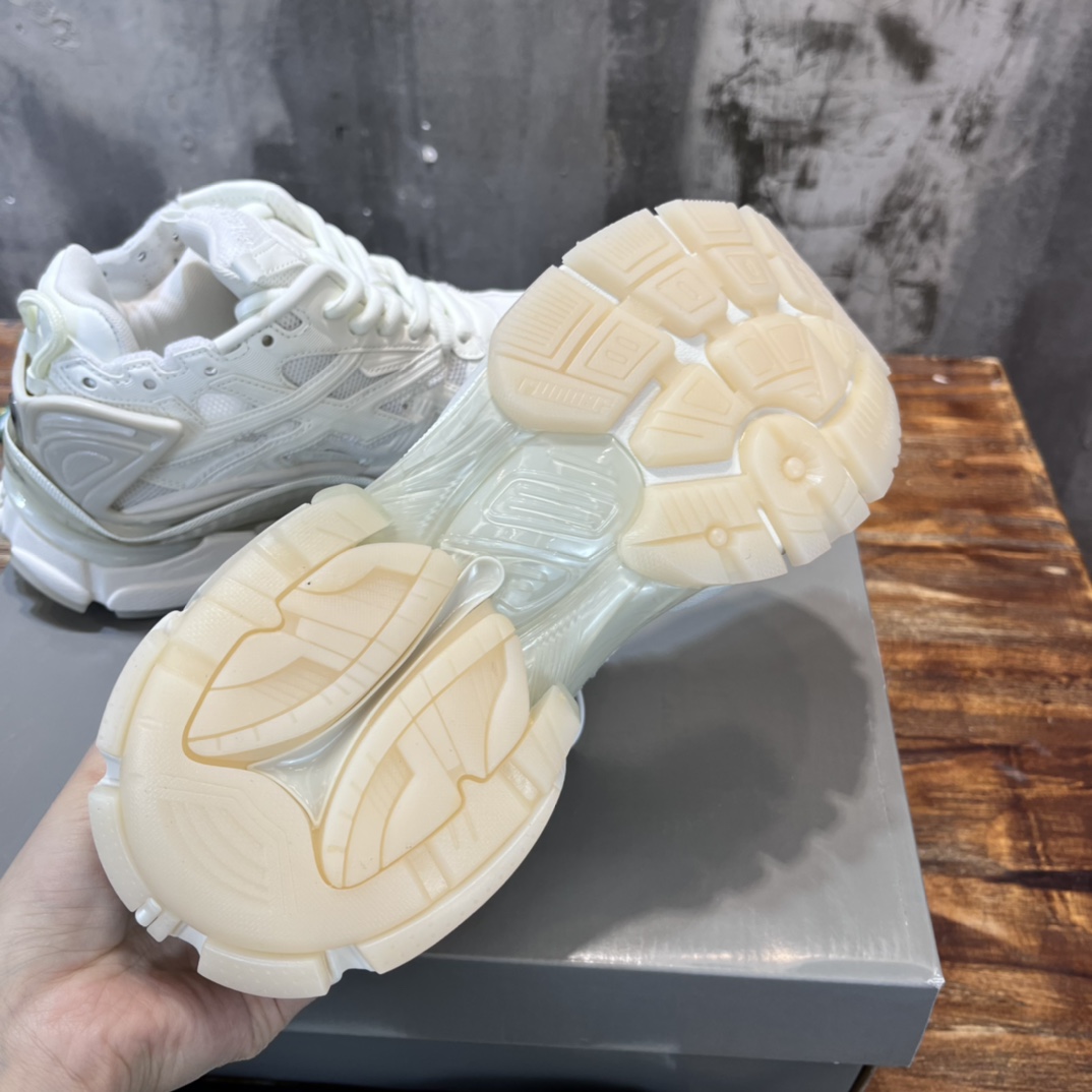 BALENCIAGA RUNNER 