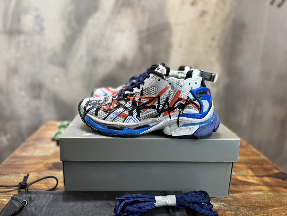 BALENCIAGA RUNNER 