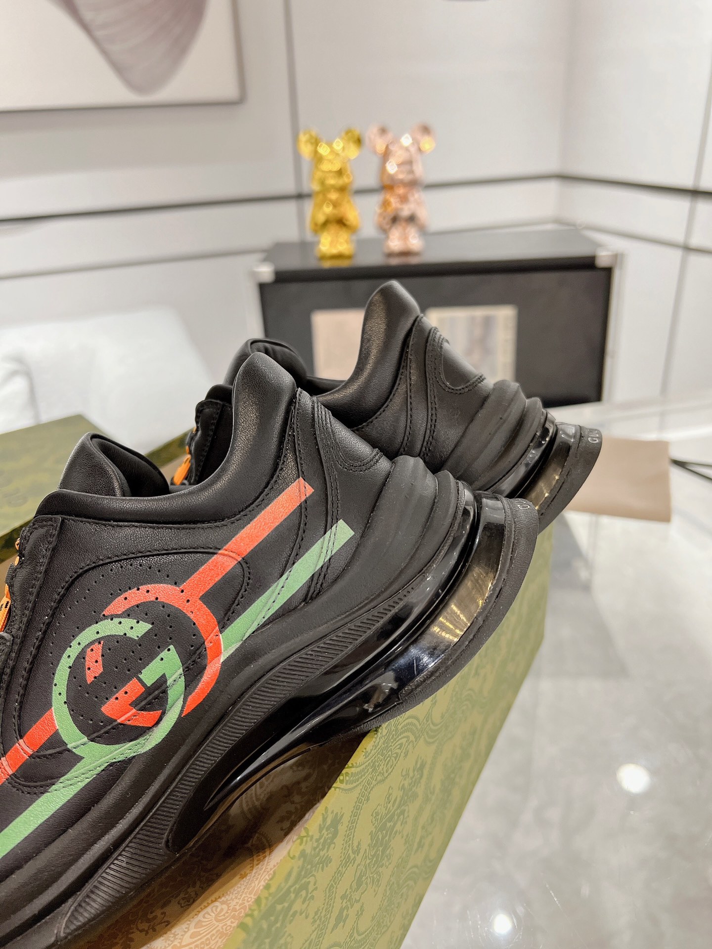 GUCCI