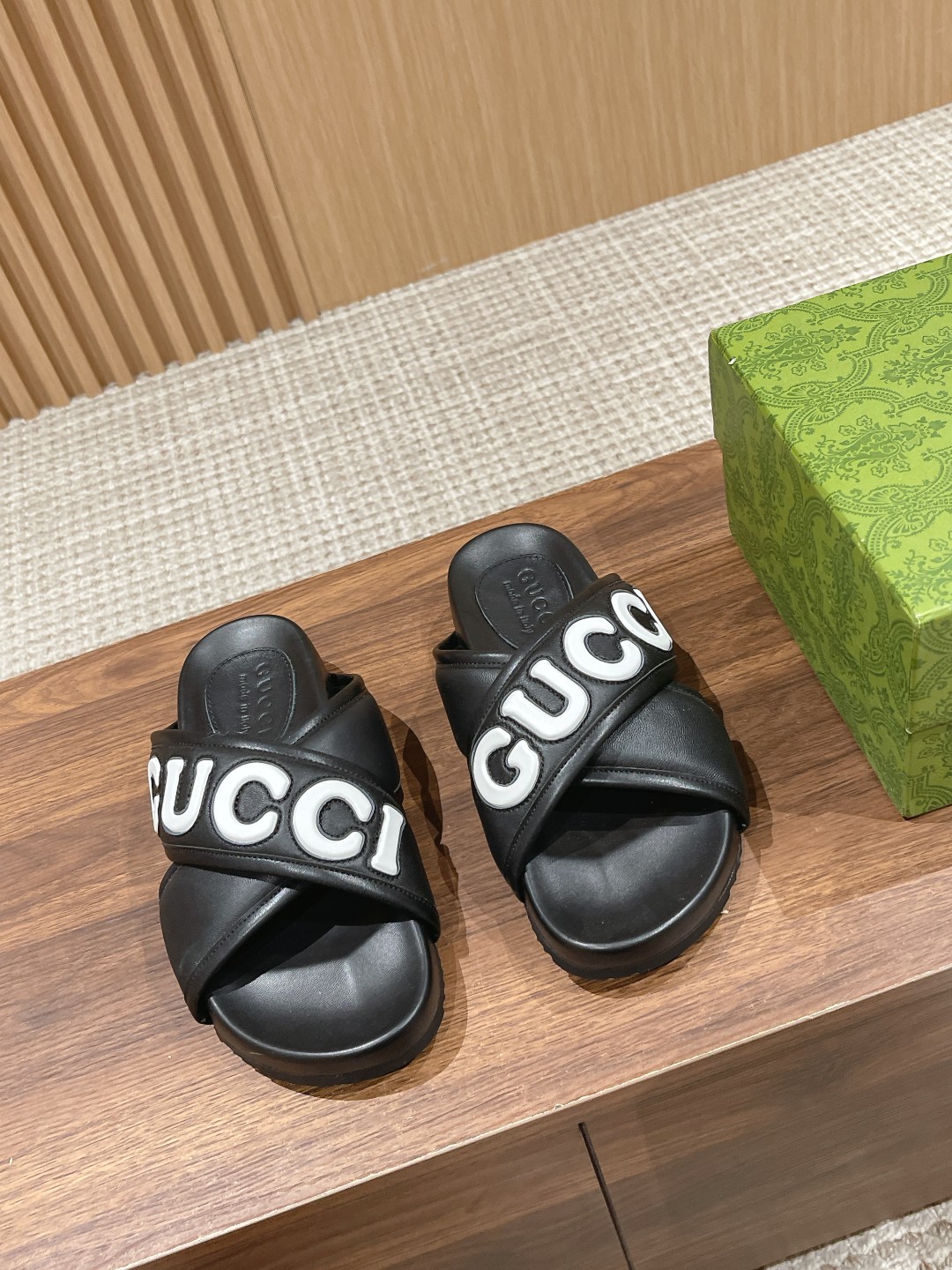 GUCCI 