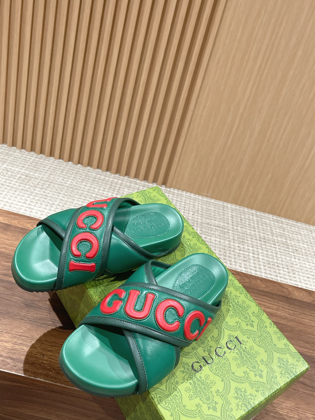 GUCCI 