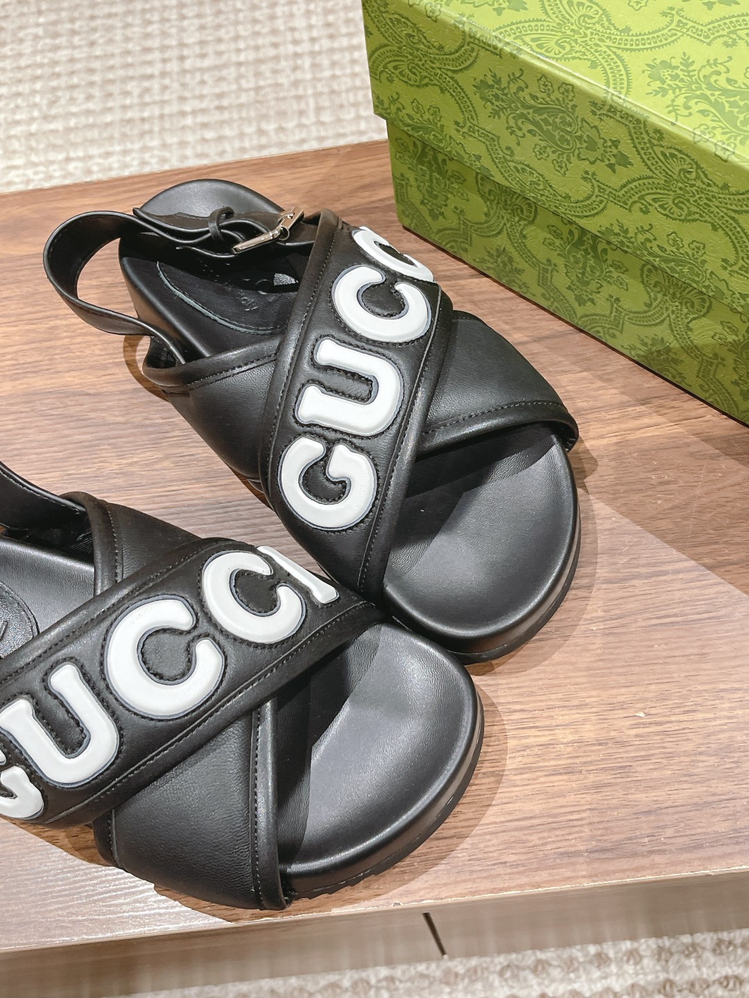 GUCCI 