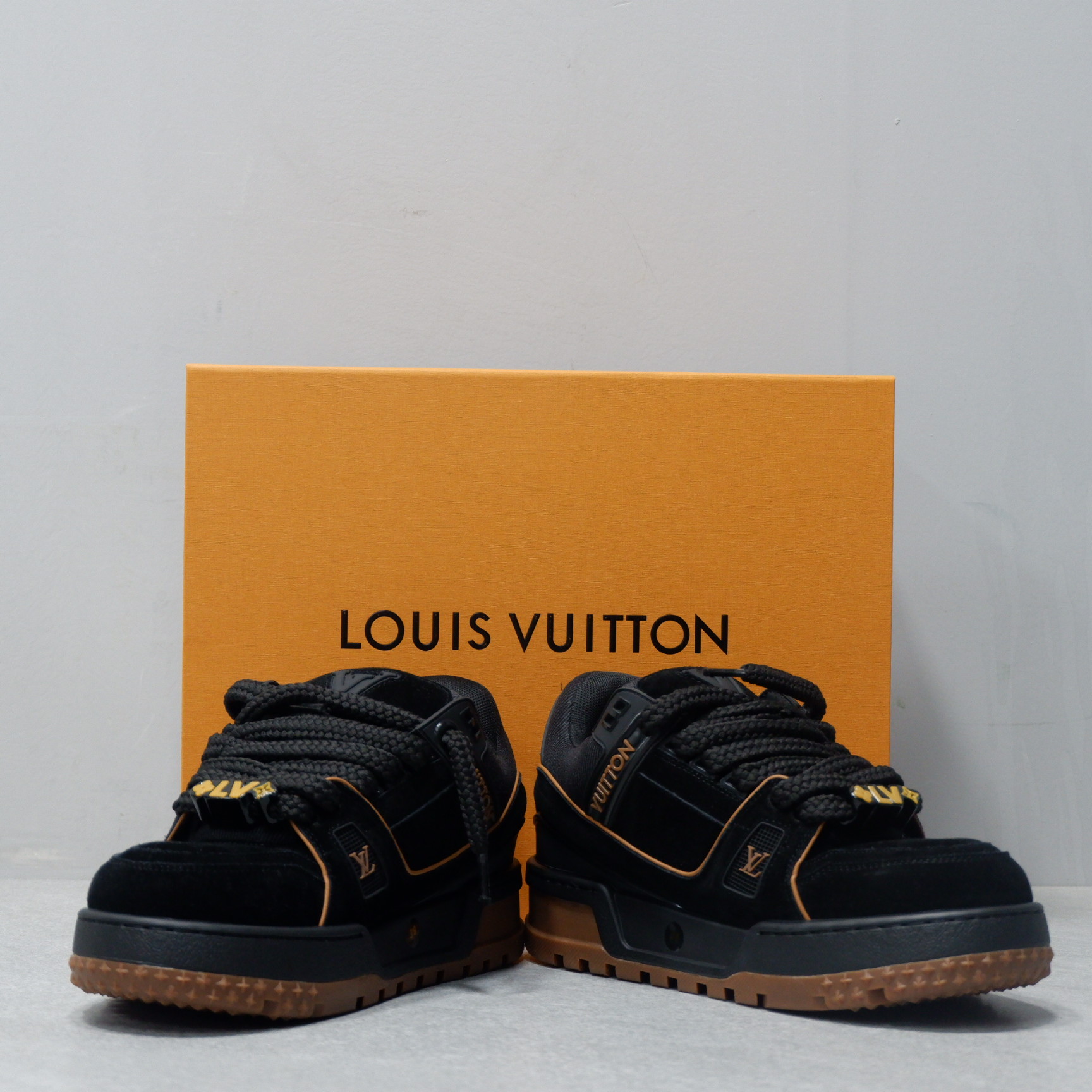 LOUIS VUITTON TRAINERS 