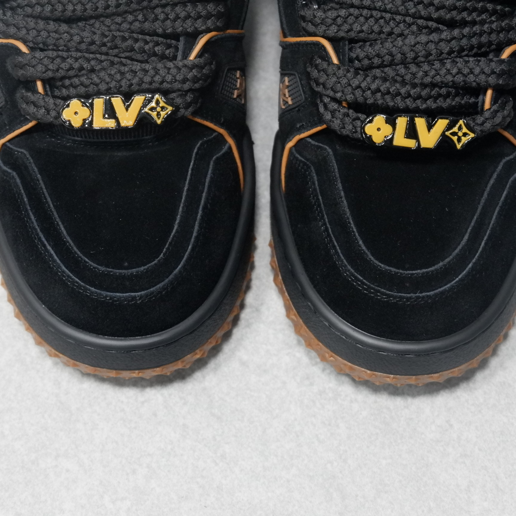 LOUIS VUITTON TRAINERS 