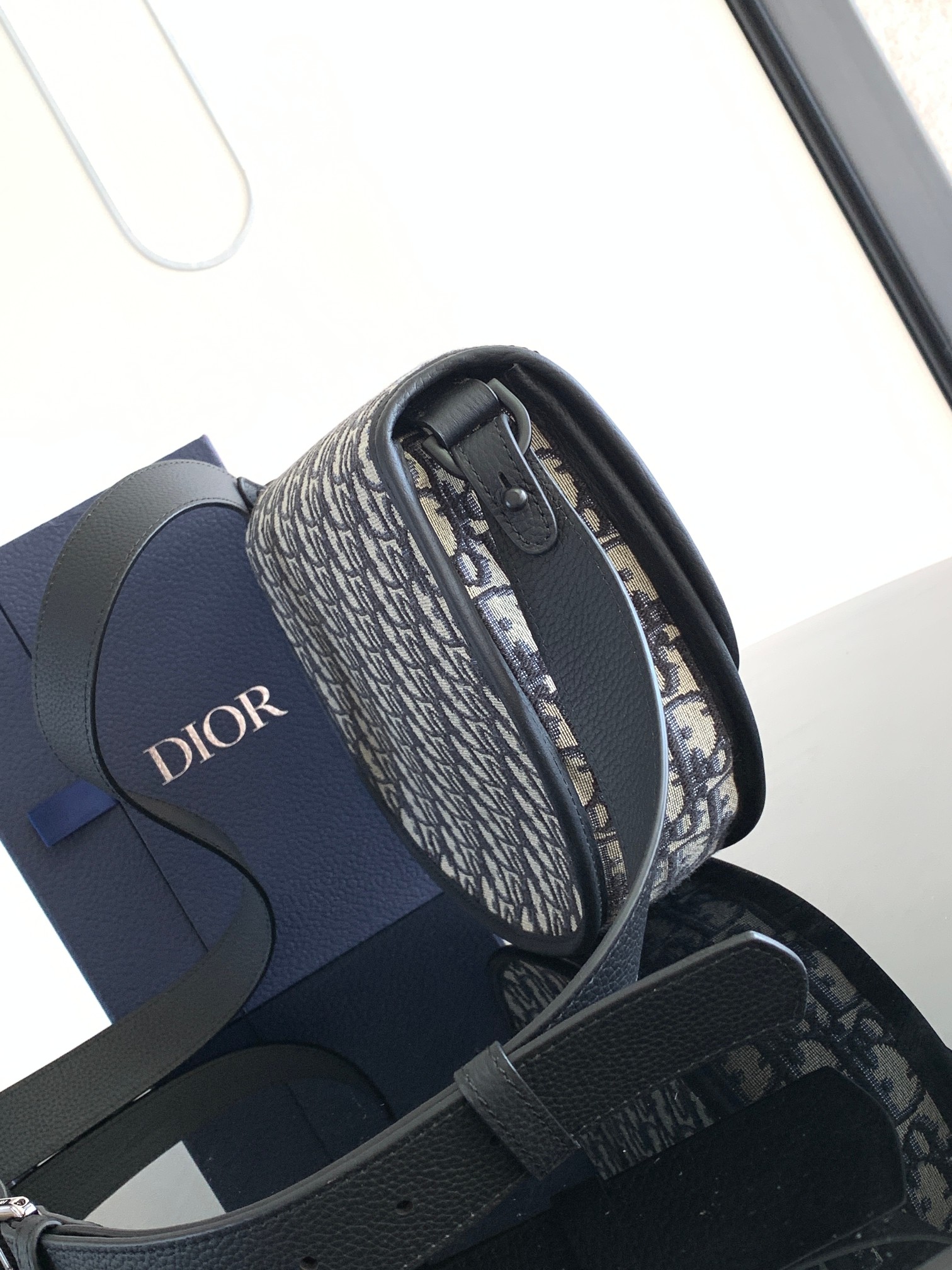 DIOR
