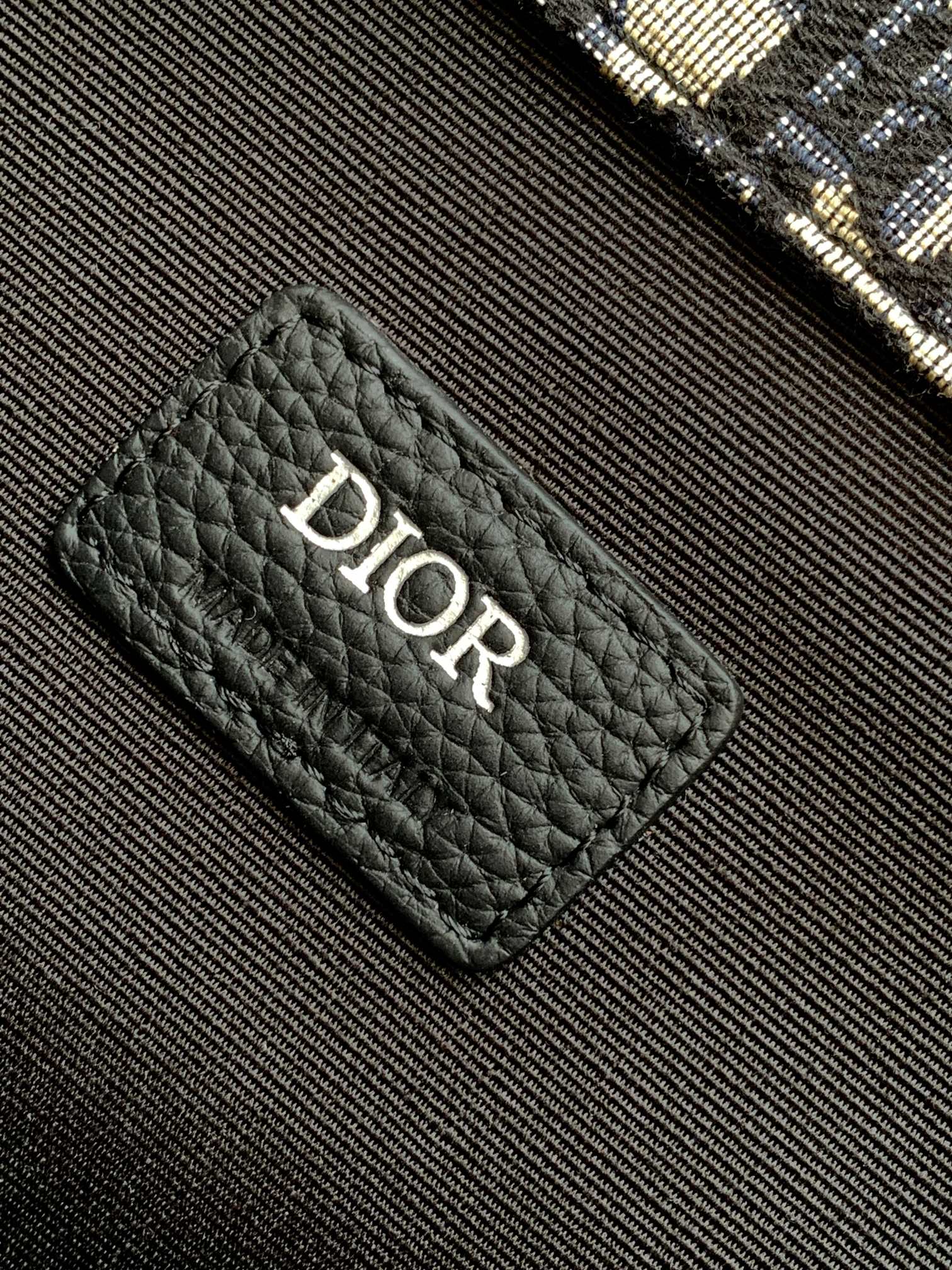DIOR