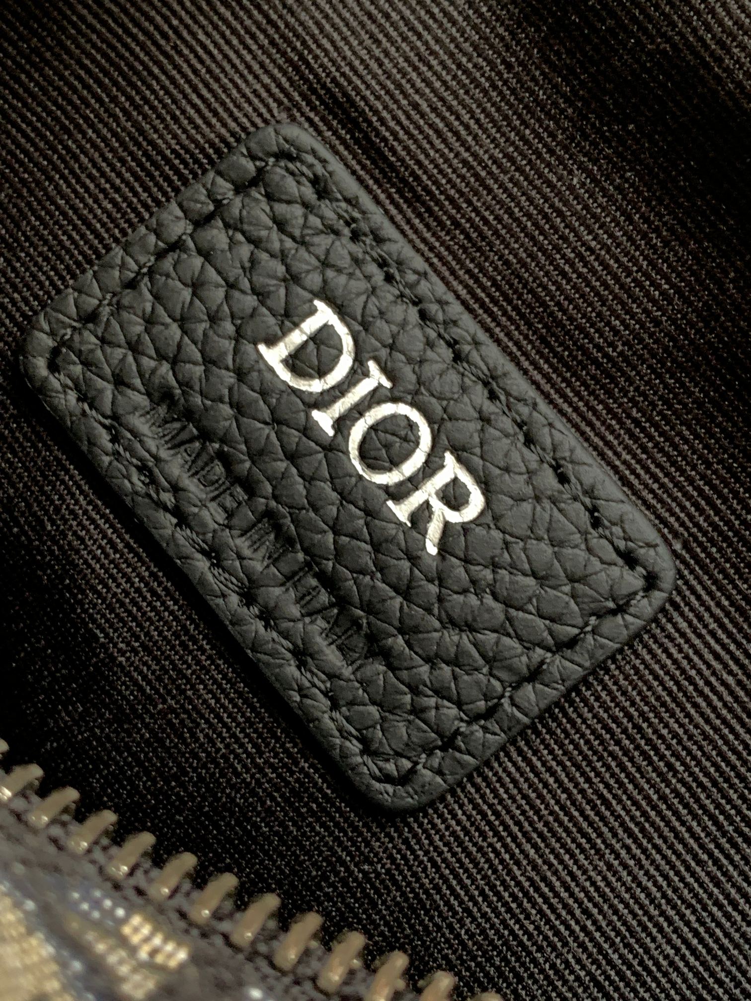 DIOR