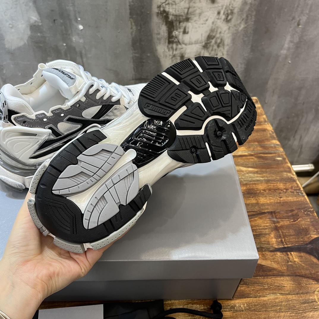 BALENCIAGA RUNNER 
