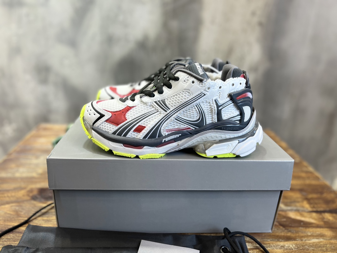 BALENCIAGA RUNNER 