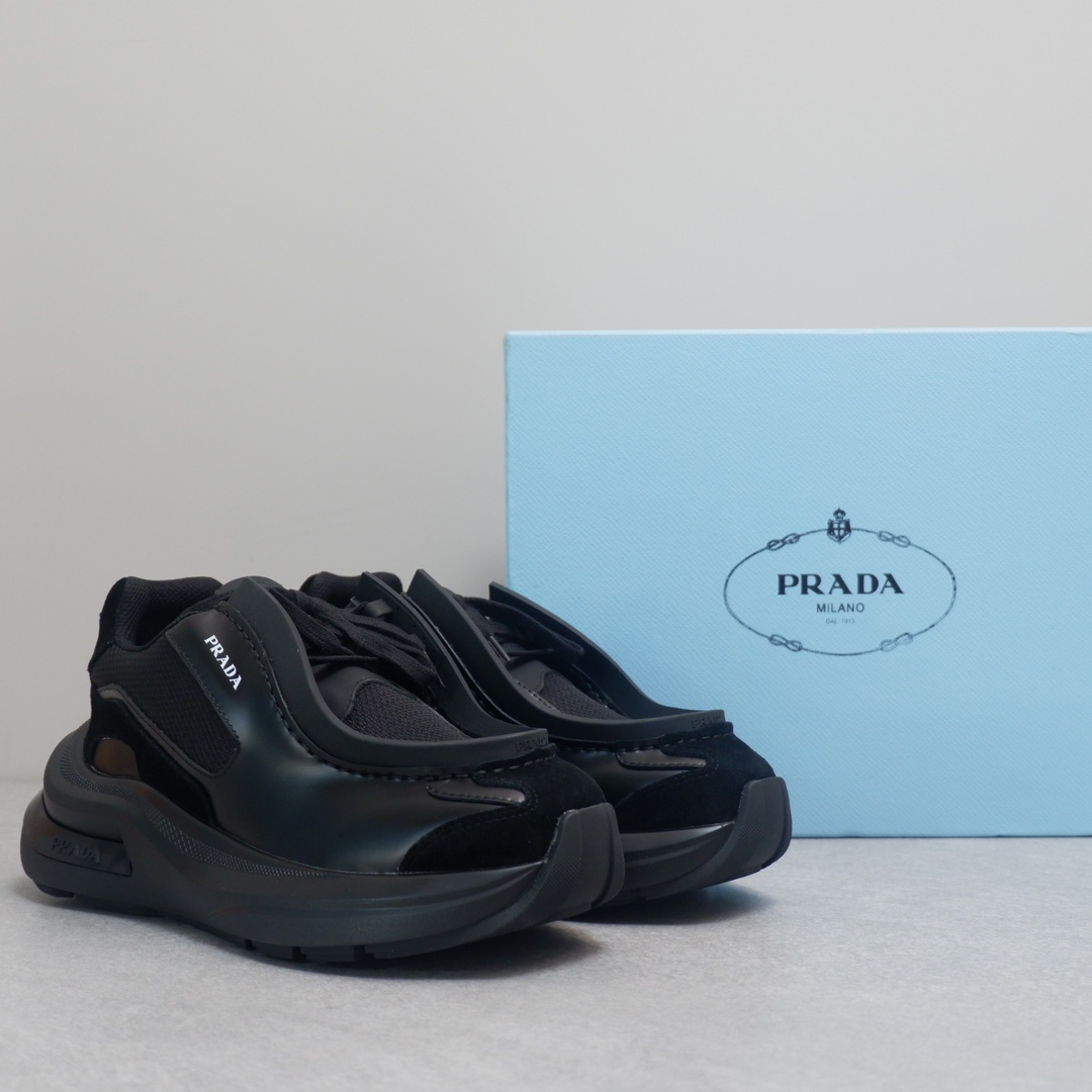 PRADA SNEAKER